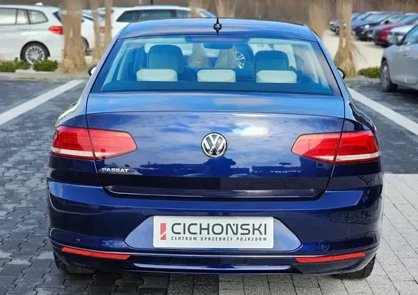 Volkswagen Passat cena 54900 przebieg: 189742, rok produkcji 2018 z Krzanowice małe 781